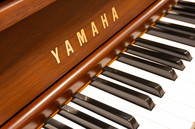 ヤマハ　YAMAHA　YF101W(消音付き)中古ピアノ