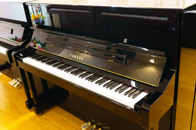 ヤマハ　YAMAHA　YM11中古ピアノ