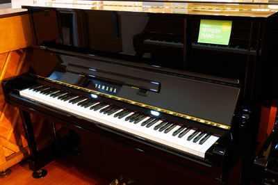 ヤマハ　YAMAHA　UX10Bl中古ピアノ