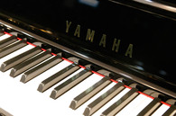 ヤマハ　YAMAHA　UX30Bl中古ピアノ