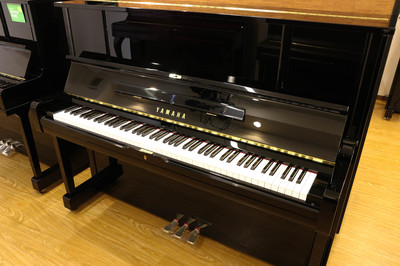 ヤマハ　YAMAHA　UX1中古ピアノ