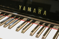 ヤマハ　YAMAHA　UX100中古ピアノ