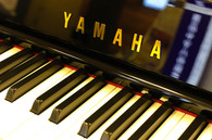 ヤマハ　YAMAHA　UX300中古ピアノ