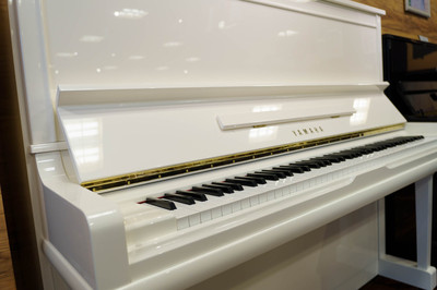 ヤマハ　YAMAHA　U30A特注ホワイト中古ピアノ