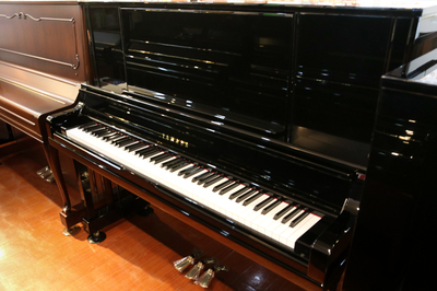 ヤマハ　YAMAHA　UX30A中古ピアノ