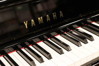 ヤマハ　YAMAHA　UX100中古ピアノ