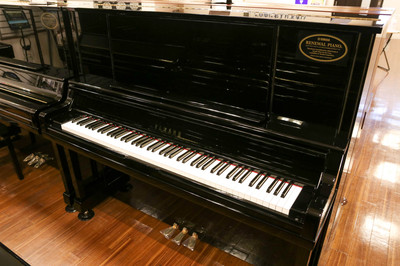 ヤマハ　YAMAHA　UX30A中古ピアノ