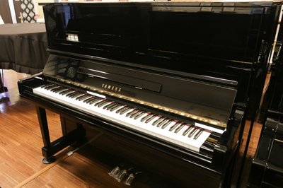 ヤマハ　YAMAHA　U30Bl中古ピアノ