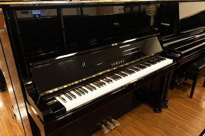 ヤマハ　YAMAHA　UX3中古ピアノ