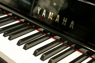 ヤマハ　YAMAHA　UX30Bl中古ピアノ