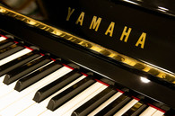 ヤマハ　YAMAHA　UX3中古ピアノ