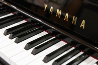 ヤマハ　YAMAHA　UX100中古ピアノ