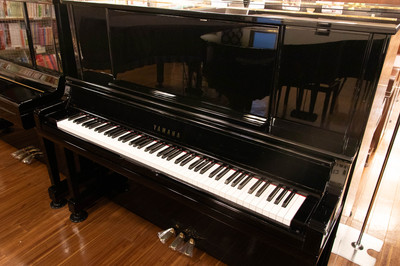 ヤマハ　YAMAHA　UX30A中古ピアノ