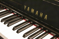 ヤマハ　YAMAHA　UX300中古ピアノ