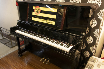 ヤマハ　YAMAHA　UX300中古ピアノ