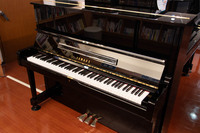 ヤマハ　YAMAHA　UX1中古ピアノ