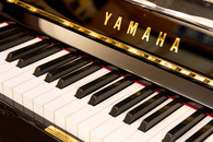 ヤマハ　YAMAHA　UX1中古ピアノ